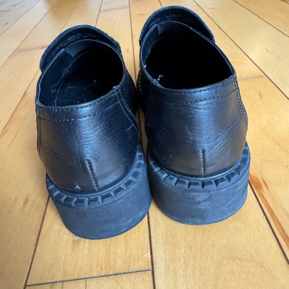 Leather Loafers – Women’s EU 39 (US 8) - Picture 3 of 4